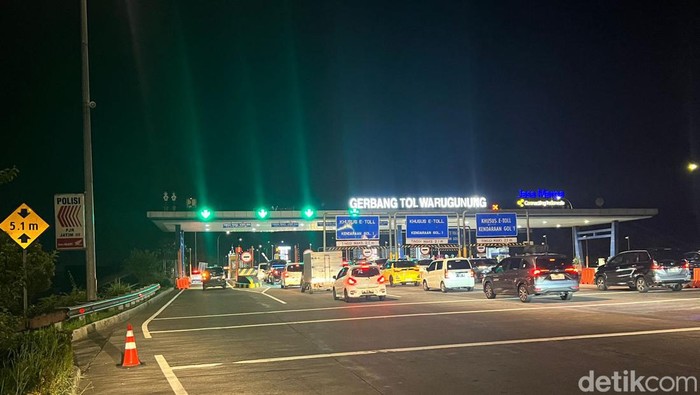 Gerbang Tol Warugunung Surabaya