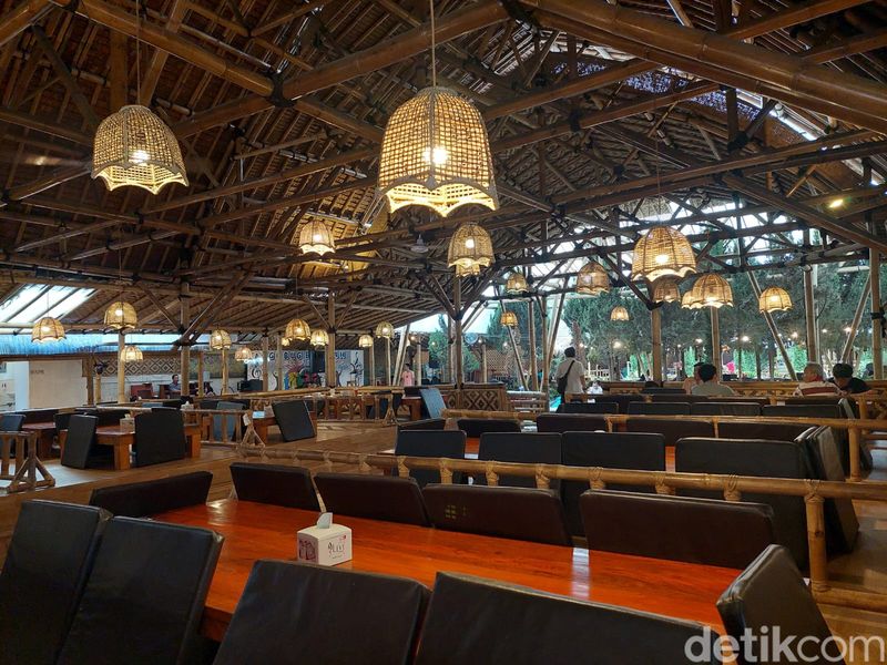 Gubug Berkah Resto di Tangerang Selatan