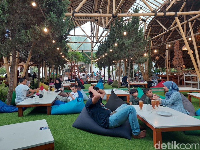 Gubug Berkah Resto di Tangerang Selatan