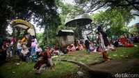 Taman Margasatwa Ragunan menjadi primadona warga saat libur Lebaran. 