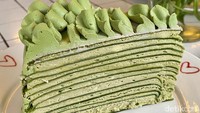 Mille Crepes Matcha patut dicoba. Manis dan pahit matcha-nya tercecap pas sehingga tak bikin eneg meski disantap banyak.