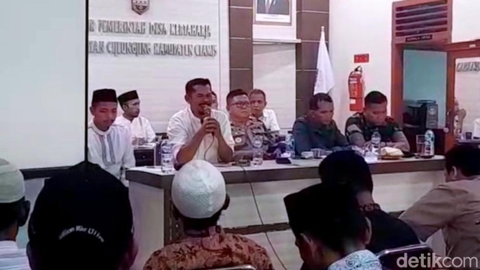 Kades di Ciamis mengundurkan diri usai viral dikabarkan selingkuh.