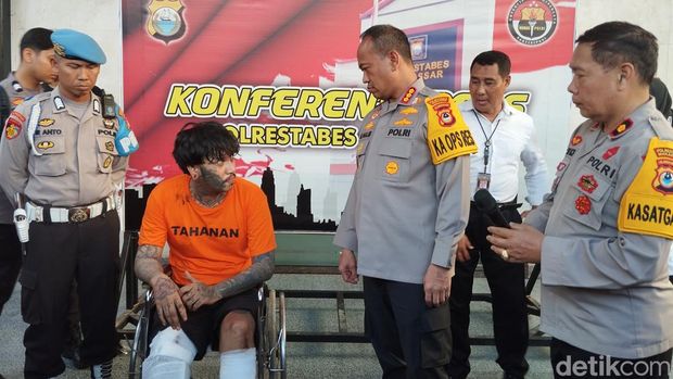 Kapolrestabes Makassar Kombes Mokhamad Ngajib saat rilis penangkapan anggota geng motor.