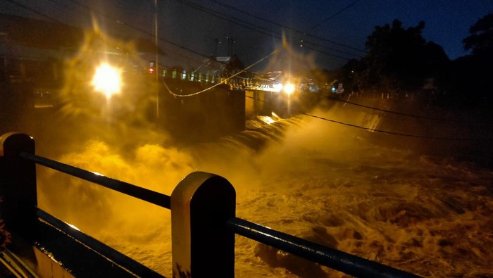 Kawasan Puncak Bogor Diguyur Hujan, Bendung Katulampa Siaga 3 (dok Istimewa)