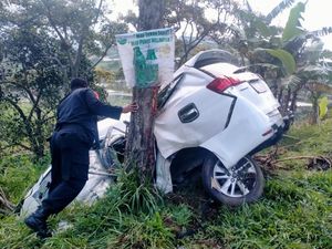 Mobil Wisatawan Nyungsep ke Jurang di Sarangan Magetan, Satu Orang Tewas