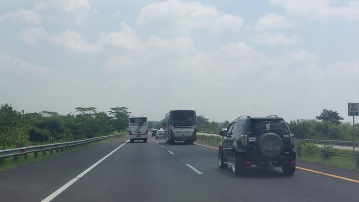 Lalin Tol Cipali arah Jakarta lancar