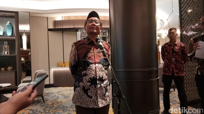 Mahfud Md di Surabaya