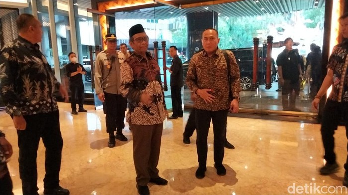 Mahfud Md di Surabaya