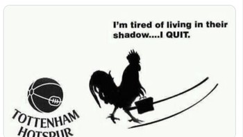 Meme logo Hotspur yang ayamnya lelah karena sudah terlalu sering dijebol. Foto: Twitter