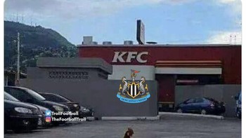 Meme ini lebih parah, ayam Hotspur jadi makanan olahan. Foto: Twitter