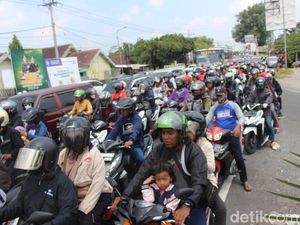 Curhat Pemudik Terjebak Macet 30 Menit di Arteri Jombang