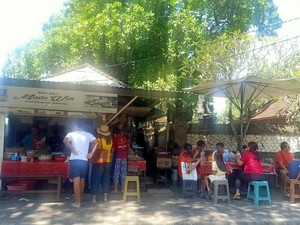 Diburu Turis, Nasi Bali Made Weti Raup Rp 24 Juta Sehari di Libur Lebaran