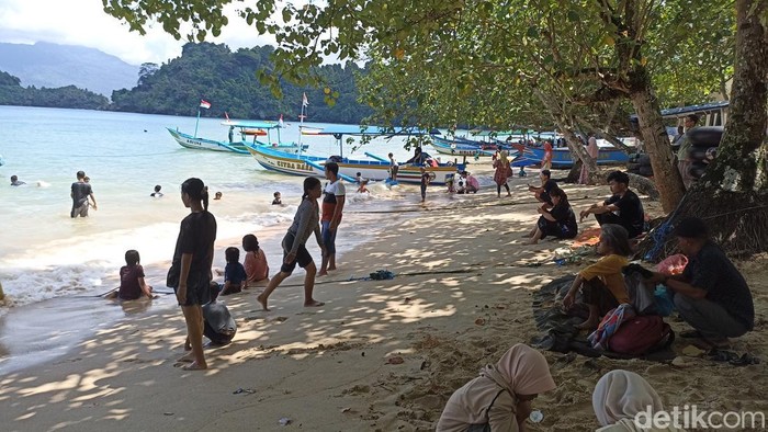 pantai selatan trenggalek