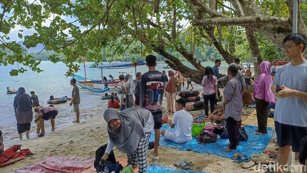 pantai selatan trenggalek