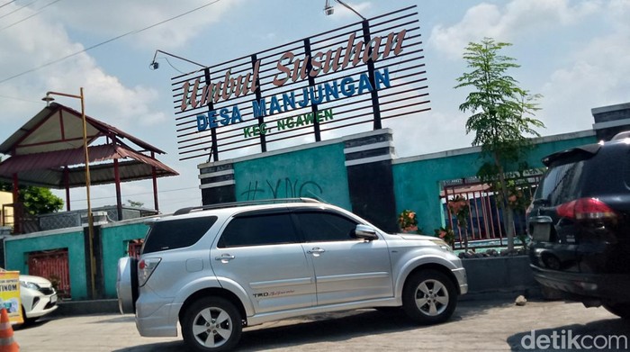 Parkiran di objek wisata air Kecamatan Ngawen, Klaten, Senin (24/4/2023).