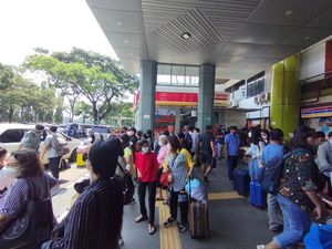 H+2 Lebaran, Pemudik Mulai Kembali ke Jakarta di Stasiun Gambir
