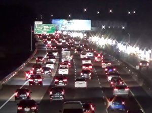 Km 55 Tol Cikampek Arah Jakarta Macet, Rest Area Km 52 Ditutup Sementara