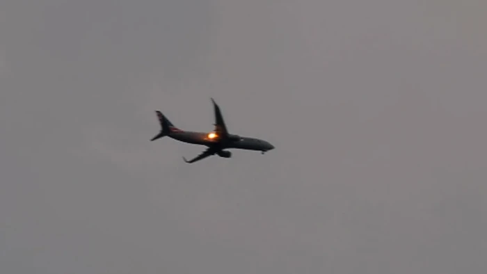 Pesawat American Airlines terbakar