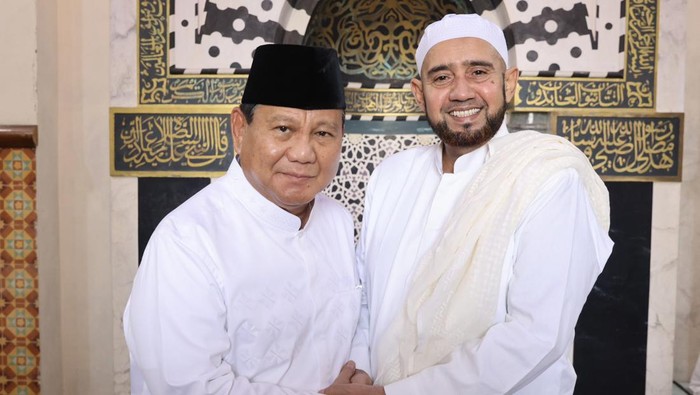 Prabowo bertemu Habib Syech bin Abdul Qodir Assegaf di Solo. (dok Twitter Prabowo)