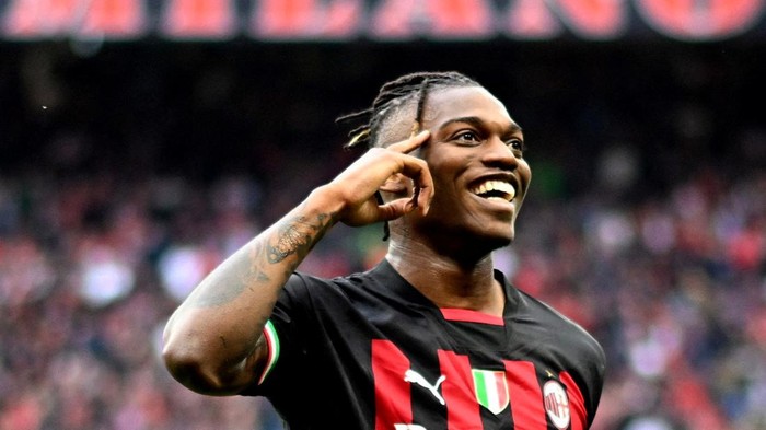 Soccer Football - Serie A - AC Milan v Lecce - San Siro, Milan, Italy - April 23, 2023 AC Milans Rafael Leao celebrates scoring their first goal REUTERS/Daniele Mascolo     TPX IMAGES OF THE DAY