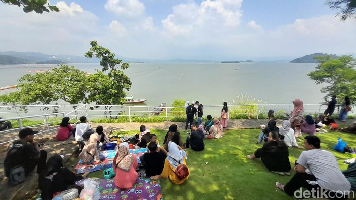 Suasana di Tanjung Duriat, Sumedang, Senin (24/4/2023).
