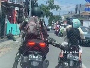 Ketemu Pengendara Arogan seperti Pemotor Xmax Tendang Motor Emak-emak, Mesti Gimana?