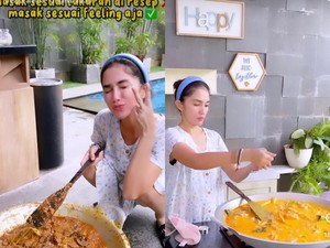 Ussy Sulistiawaty Masak Menu Lebaran Pake Feeling, Emak-emak Setuju!