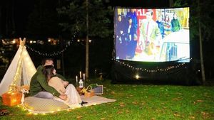 Intip Momen Via Vallen Ngopi dan Piknik Romantis Bareng Suami