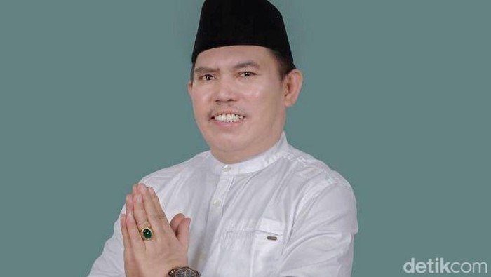 Wali Kota Sungai Penuh, Ahmadi Zubir.