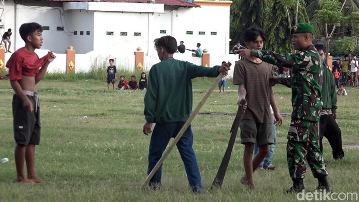 2 kelompok remaja tawuran di Polman, Sulbar.