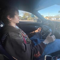 Saat ini Armand juga sudah memiliki SIM dan bisa menyetir mobil sendiri. Melalui akun Instagram pribadinya Armand juga terlihat cukup sering mengunggah foto-fotonya. Foto: Instagram/@farahquinnofficial