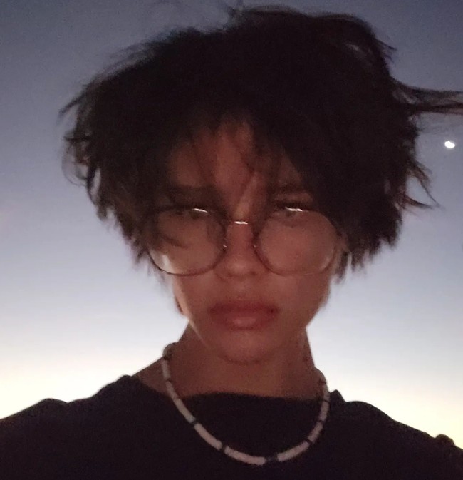 Putra sulung Farah Quinn yang dulu kerap terlihat bersamanya di layar kaca kini sudsh beranjak dewasa. Beberapa waktu lalu Armand baru saja merayakan ulang tahunnya yang ke-16 tahun. Foto: Instagram/@armand.quinn