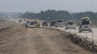 Arus balik pemudik yang melintasi jalan tol fungsional Solo-Yogyakarta dari arah Sawit menuju Kartasura atau pintu gerbang tol Colomadu itu terpantau ramai lancar. 