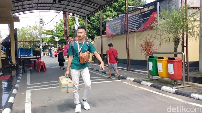 Kebahagiaan dirasakan sejumlah pemudik di Magetan. Mereka balik ke perantauan secara gratis bersama Polres Magetan.