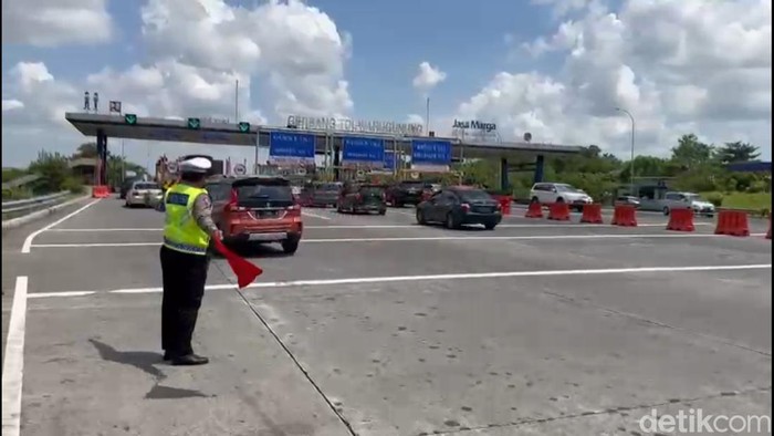 Gerbang Tol Warugunung Surabaya