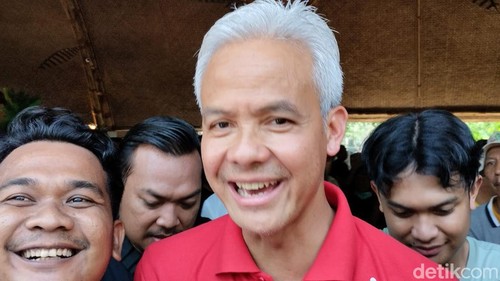 Gubernur Jawa Tengah Ganjar Pranowo di Solo Safari, Selasa (25/4/2023).