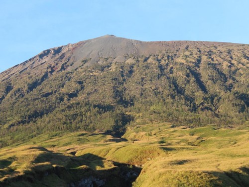 Ilustrasi Gunung Rinjani Lombok.