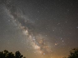 Hujan Meteor Tertua Hiasi di Langit California