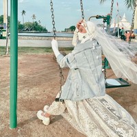 Di surat pernyataannya itu Virgoun mengaku jika dirinya sudah melakukan hubungan asusila layaknya suami-istri dengan wanita bernama Austina Tenri Ajeng Anisa. Virgoun juga mengaku siap diproses secara hukum dan jika perselingkuhan tersebut terjadi lagi di kemudian hari ia siap menceraikan sang istri dan memberikan nafkah Rp 40 juta per bulan. Foto: Instagram/@mommy_starla