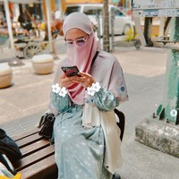 Melihat dari akun Instagramnya, Inara sendiri kerap membagikan foto-foto dirinya sebagai wanita yang berhijab dan bercadar. Foto-foto kebersamaannya dengan sang anak pun banyak dipamerkannya, namun tidak demikian dengan kebersamaannya bersama Virgoun. Foto: Instagram/@mommy_starla