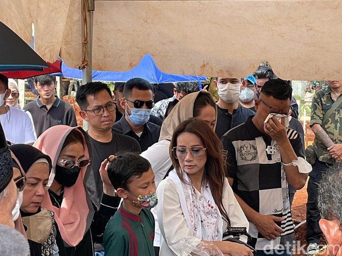 Iqbal Pakula iqbal Pakula meninggal dunia