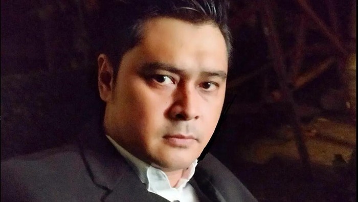 Iqbal Pakula meninggal dunia