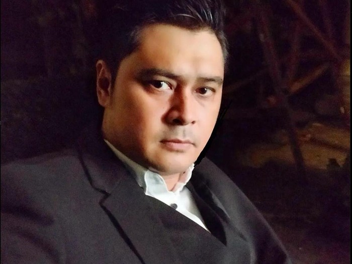 Iqbal Pakula Iqbal Pakula meninggal dunia
