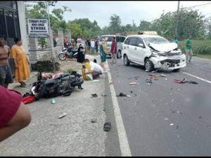 Avanza Tabrak Motor Ditumpangi Sekeluarga Pemudik di Tuban, 1 Orang Tewas
