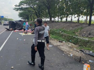 Kecelakaan Maut Cipali karena Hindari Lubang, Gran Max Dimuat 12 Orang