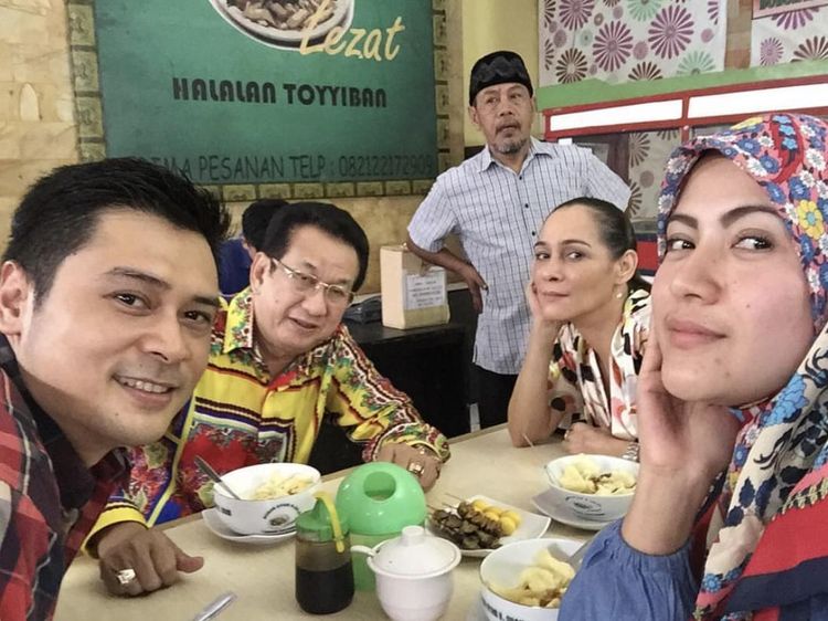 Kenangan Manis Iqbal Pakula Saat Kulineran Bareng Teman Artis