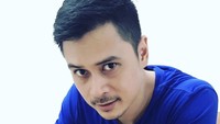 Selain kulineran dengan teman-temannya, suami dari Andiez La’Nuite ini juga gemar mencicipi aneka makanan. Foto: Instagram @iqbalpakula21