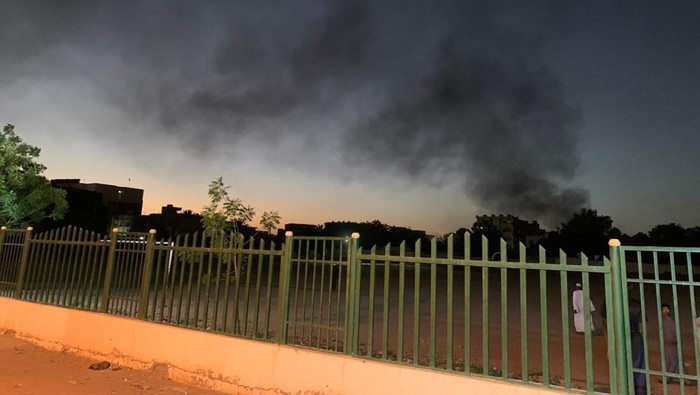 Situasi perang Sudan di Khartoum pada Sabtu malam (22/4/2023).
