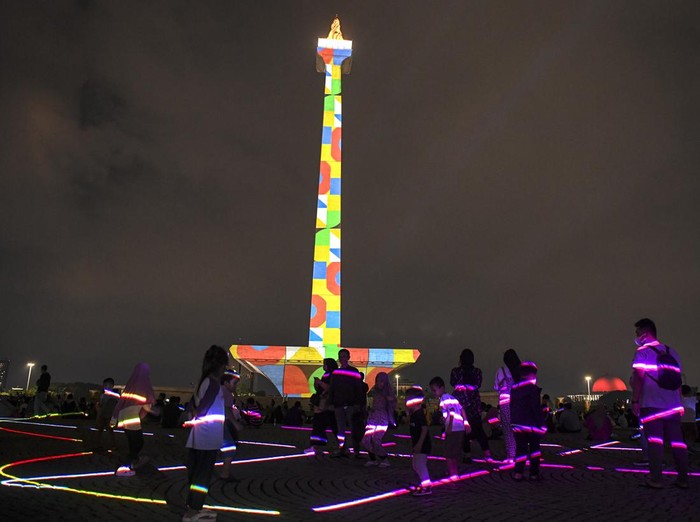 Nama-nama idol K-Pop terpampang di Monas (Tiara Aliya/detikcom)