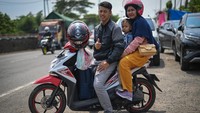 “Keuangan kami setelah masa COVID-19 kemarin belum sepenuhnya membaik,” kata Wawan. Baginya tiket perjalanan pulang pergi Bogor-Cirebon sekitar Rp1,5 juta adalah hal yang sangat mewah. 
